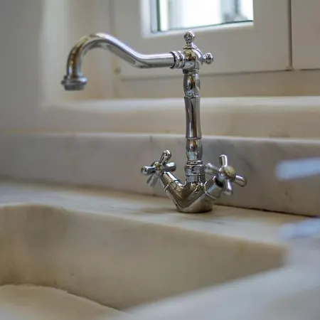 Elliah * Moni Christou Dasous