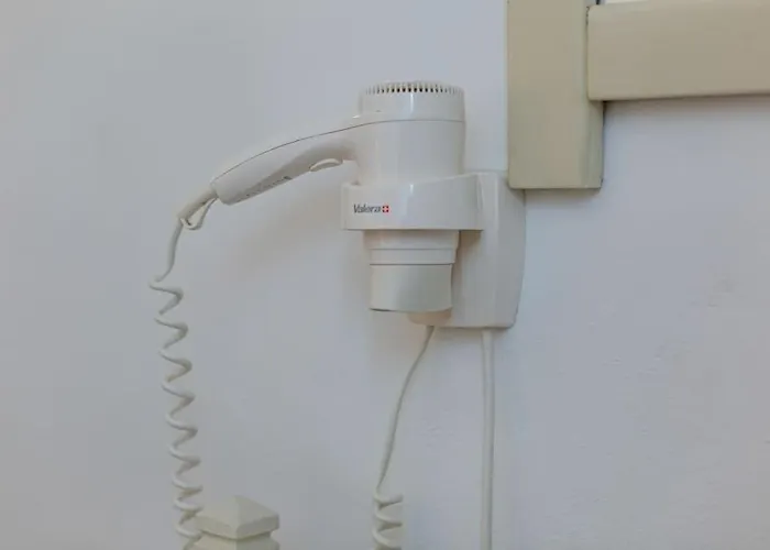 Elliah Moni Christou Dasous